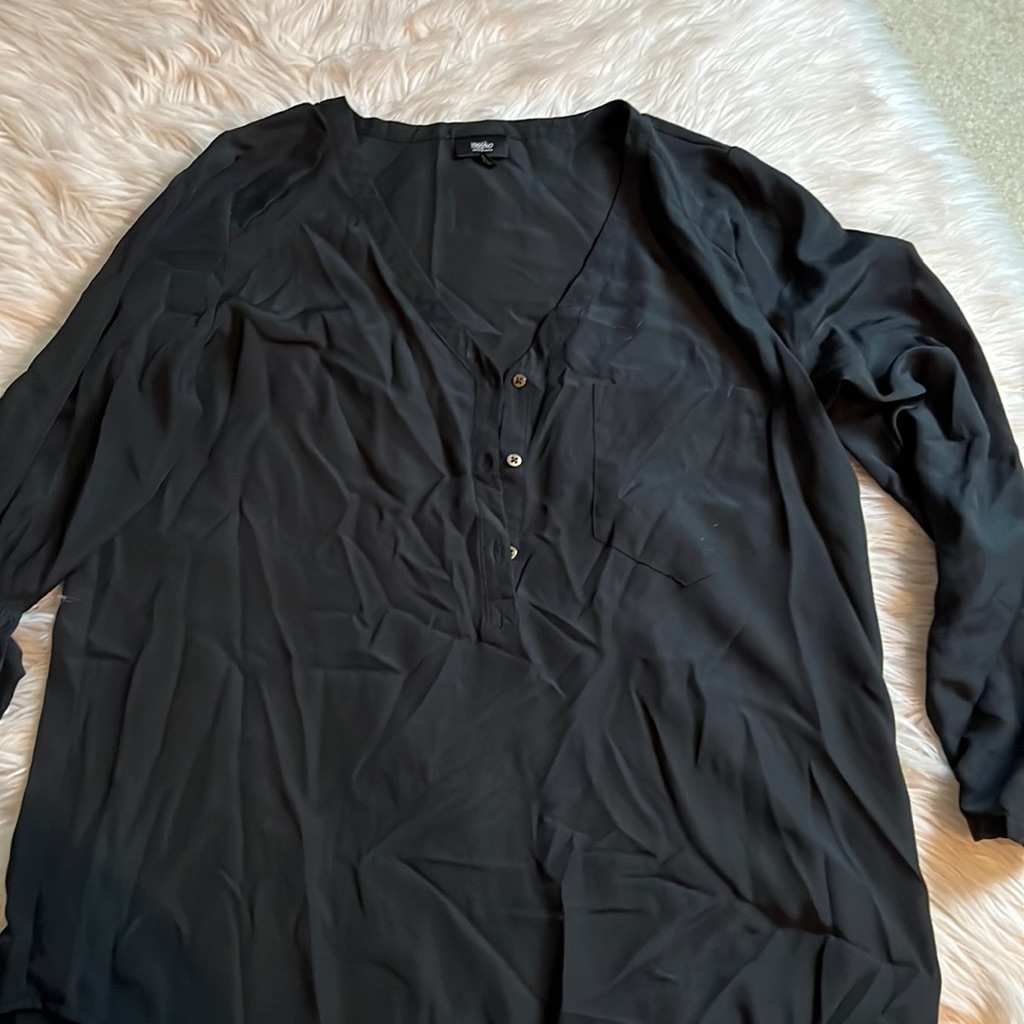 Mossimo Large Black Solid Blues Top